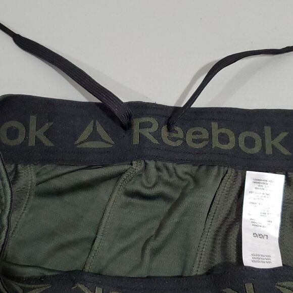 𝅺reebok olive green 35 Waist athletic shorts - Picture 7 of 7